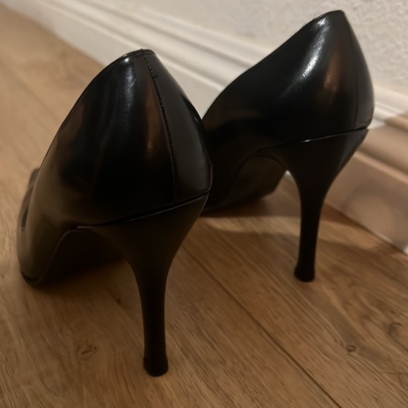 Vintage Stuart Weitzman black heels - Picture 4 of 6